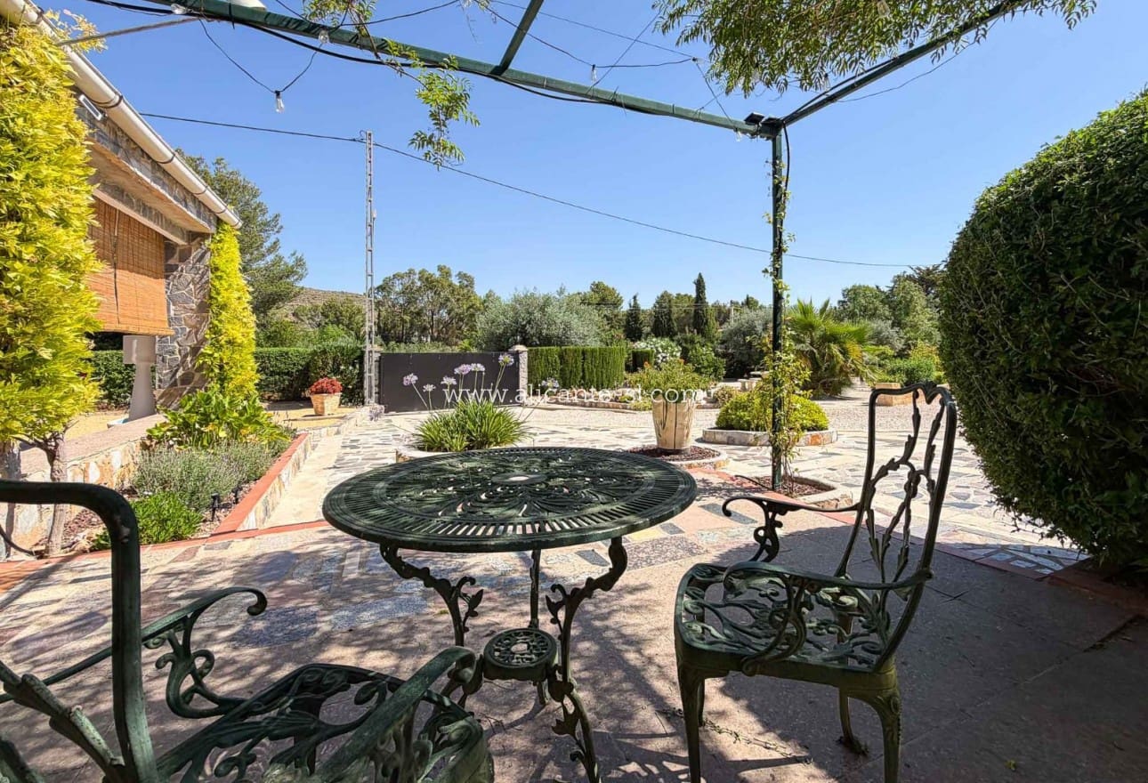 3 Zimmer Finca/Landgut zu verkaufen in Hondon de las Nieves mit Pool - 345.000 € (Ref: 9923091)