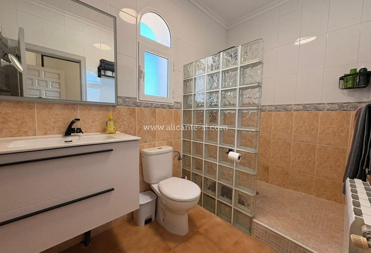 4 sypialnia Willa na sprzedaż w Monovar / Monover z basenem garażem - 525 000 € (Ref: 9953235)