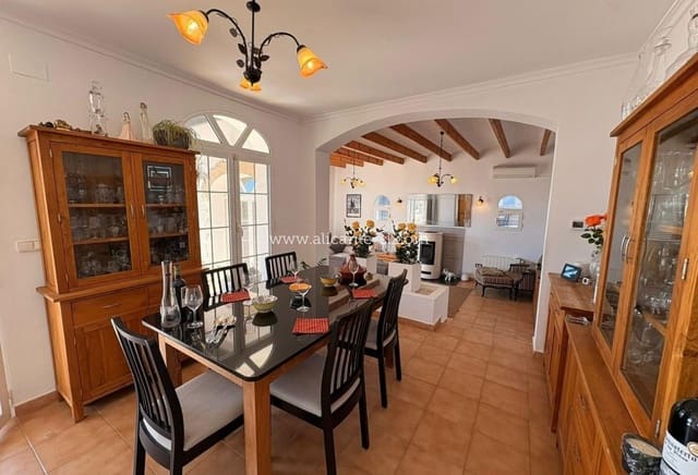 4 sypialnia Willa na sprzedaż w Monóvar / Monóver z basenem garażem - 525 000 € (Ref: 9953235)