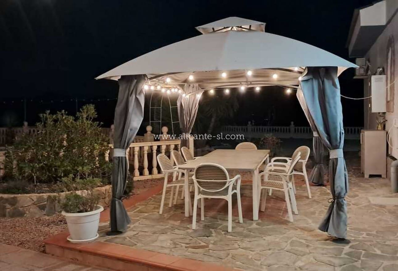 4 sypialnia Willa na sprzedaż w Monovar / Monover z basenem garażem - 525 000 € (Ref: 9953235)
