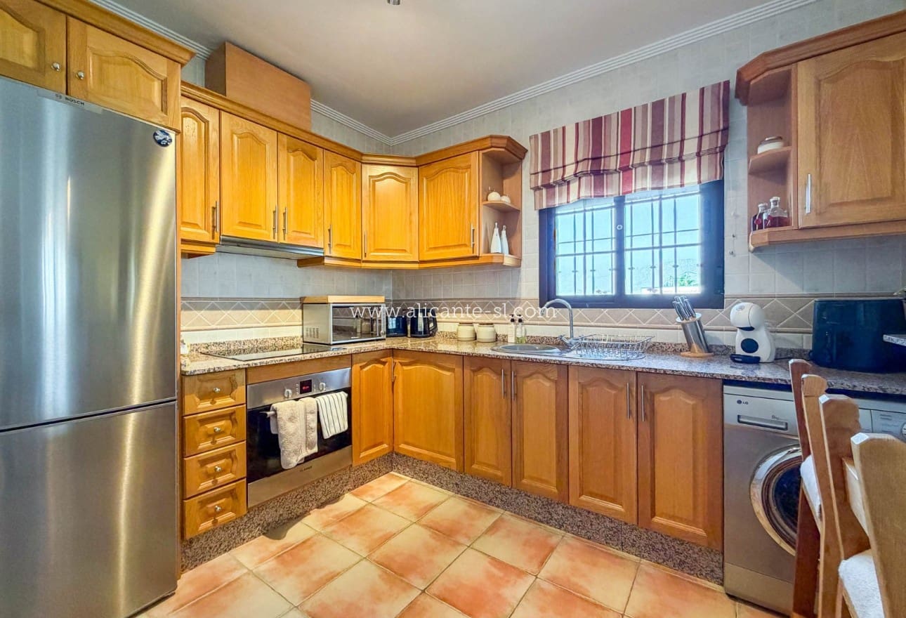 3 quarto Moradia para venda em Hondon de las Nieves com piscina - 279 950 € (Ref: 9980076)