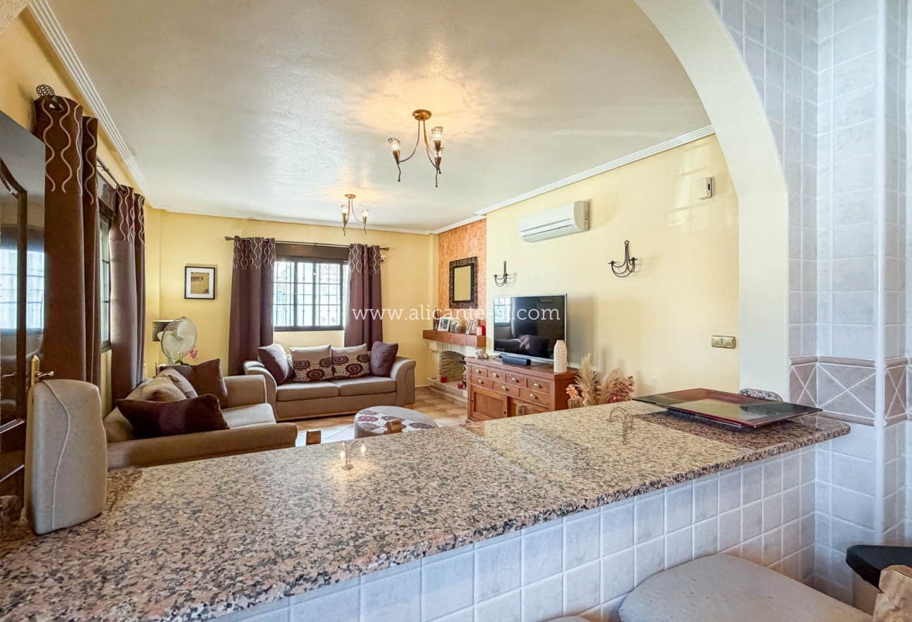 3 quarto Moradia para venda em Hondon de las Nieves com piscina - 279 950 € (Ref: 9980076)