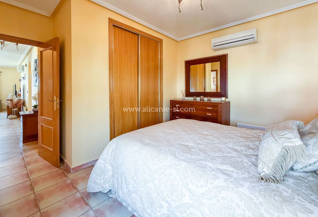 3 quarto Moradia para venda em Hondon de las Nieves com piscina - 279 950 € (Ref: 9980076)