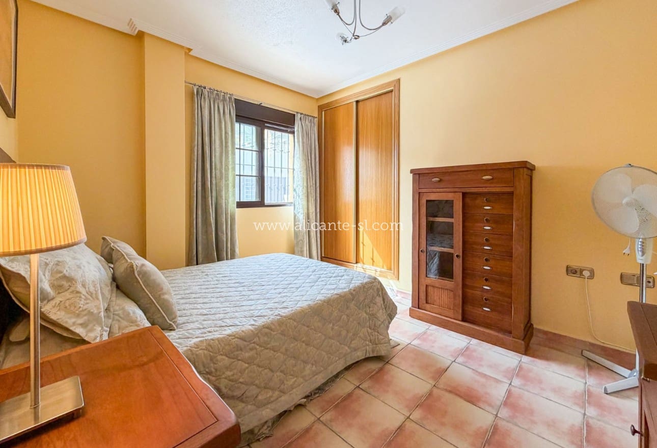 3 quarto Moradia para venda em Hondon de las Nieves com piscina - 279 950 € (Ref: 9980076)