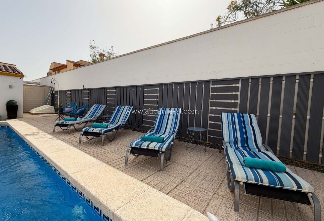 3 quarto Moradia para venda em Hondon de las Nieves com piscina - 279 950 € (Ref: 9980076)