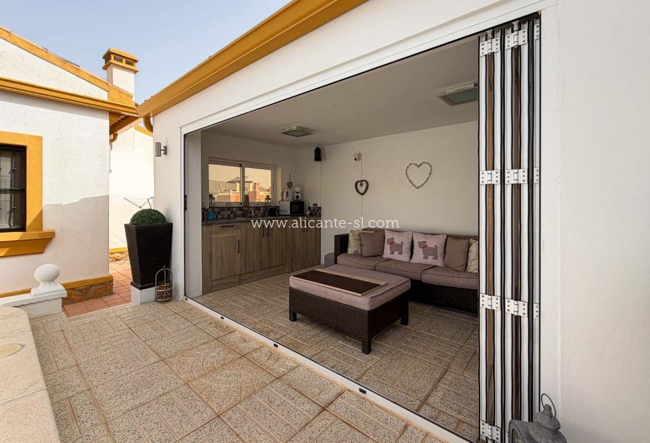 3 quarto Moradia para venda em Hondon de las Nieves com piscina - 279 950 € (Ref: 9980076)