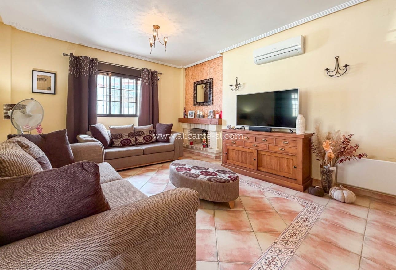 3 quarto Moradia para venda em Hondon de las Nieves com piscina - 279 950 € (Ref: 9980076)