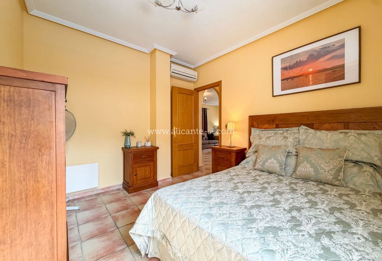 3 quarto Moradia para venda em Hondon de las Nieves com piscina - 279 950 € (Ref: 9980076)