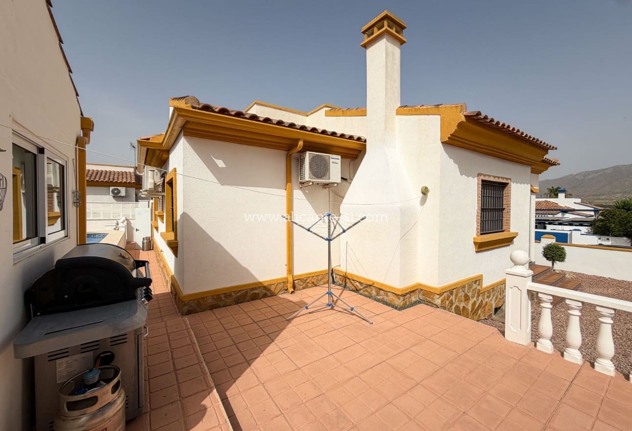 3 quarto Moradia para venda em Hondon de las Nieves com piscina - 279 950 € (Ref: 9980076)