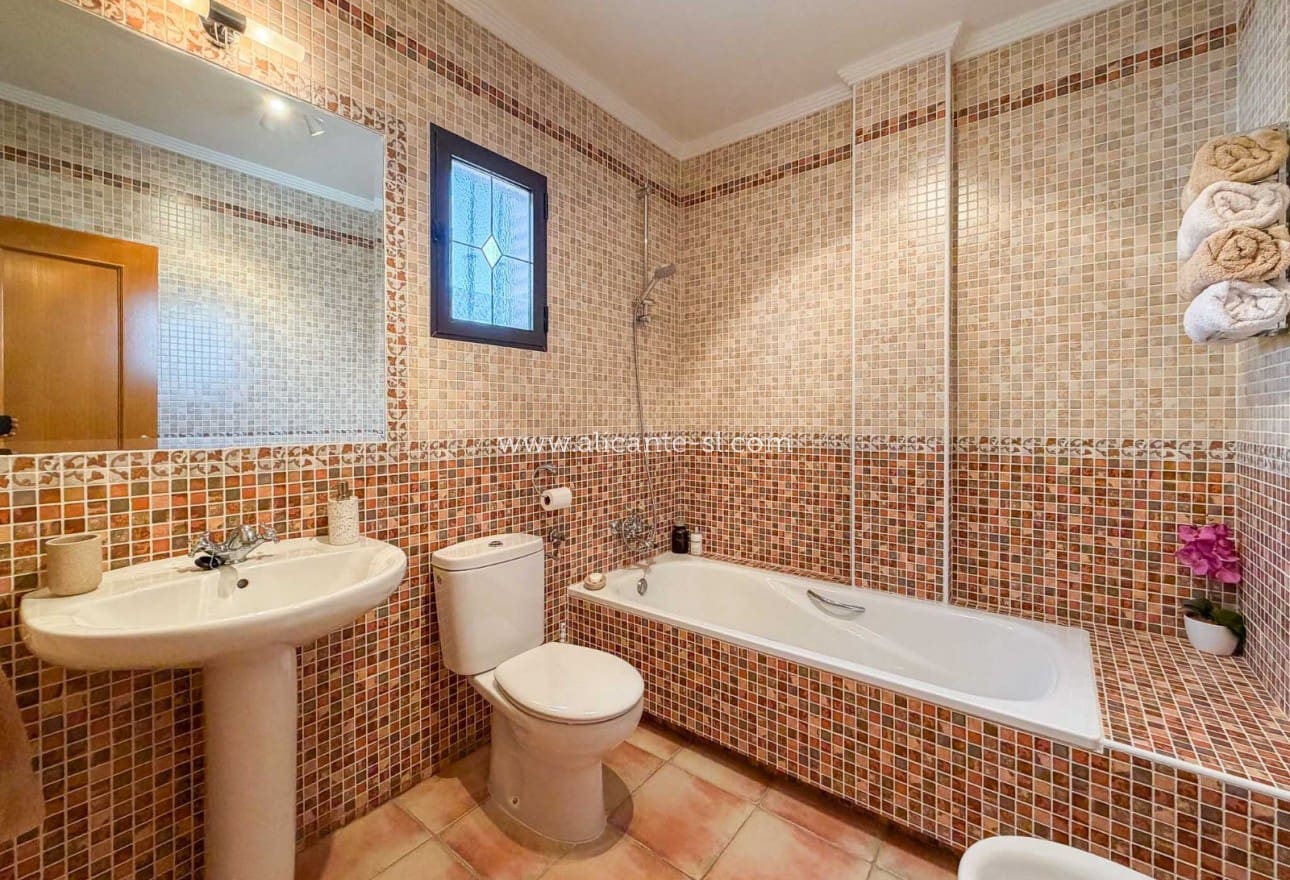 3 quarto Moradia para venda em Hondon de las Nieves com piscina - 279 950 € (Ref: 9980076)