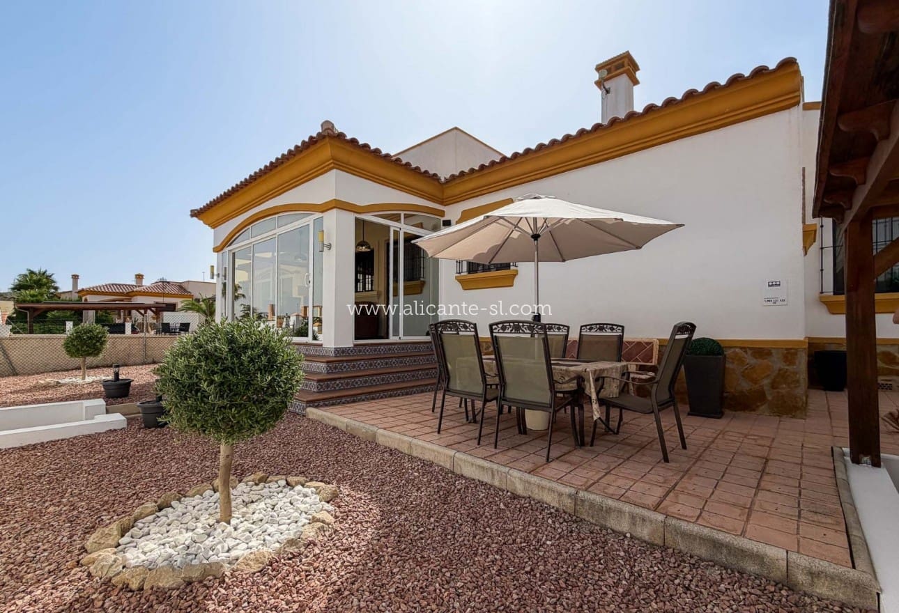 3 quarto Moradia para venda em Hondon de las Nieves com piscina - 279 950 € (Ref: 9980076)