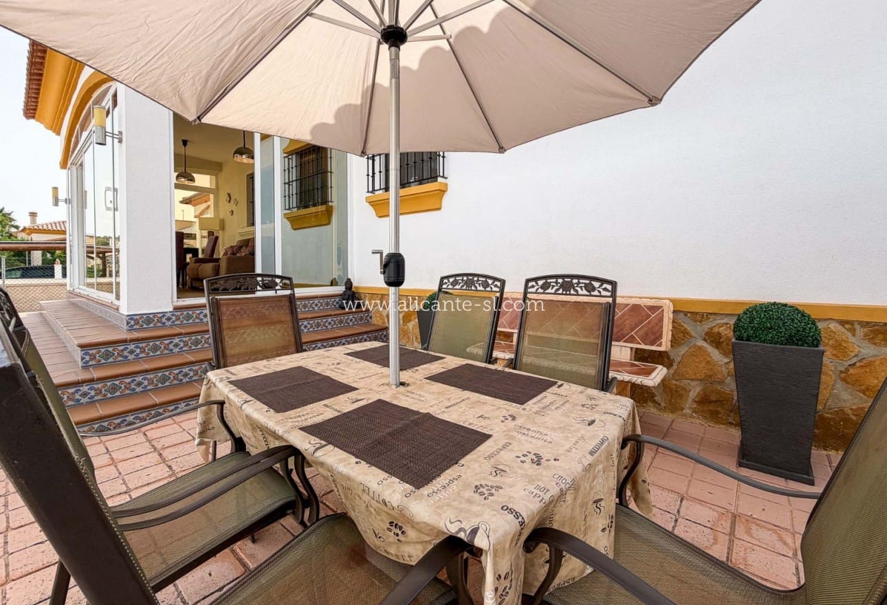 3 quarto Moradia para venda em Hondon de las Nieves com piscina - 279 950 € (Ref: 9980076)