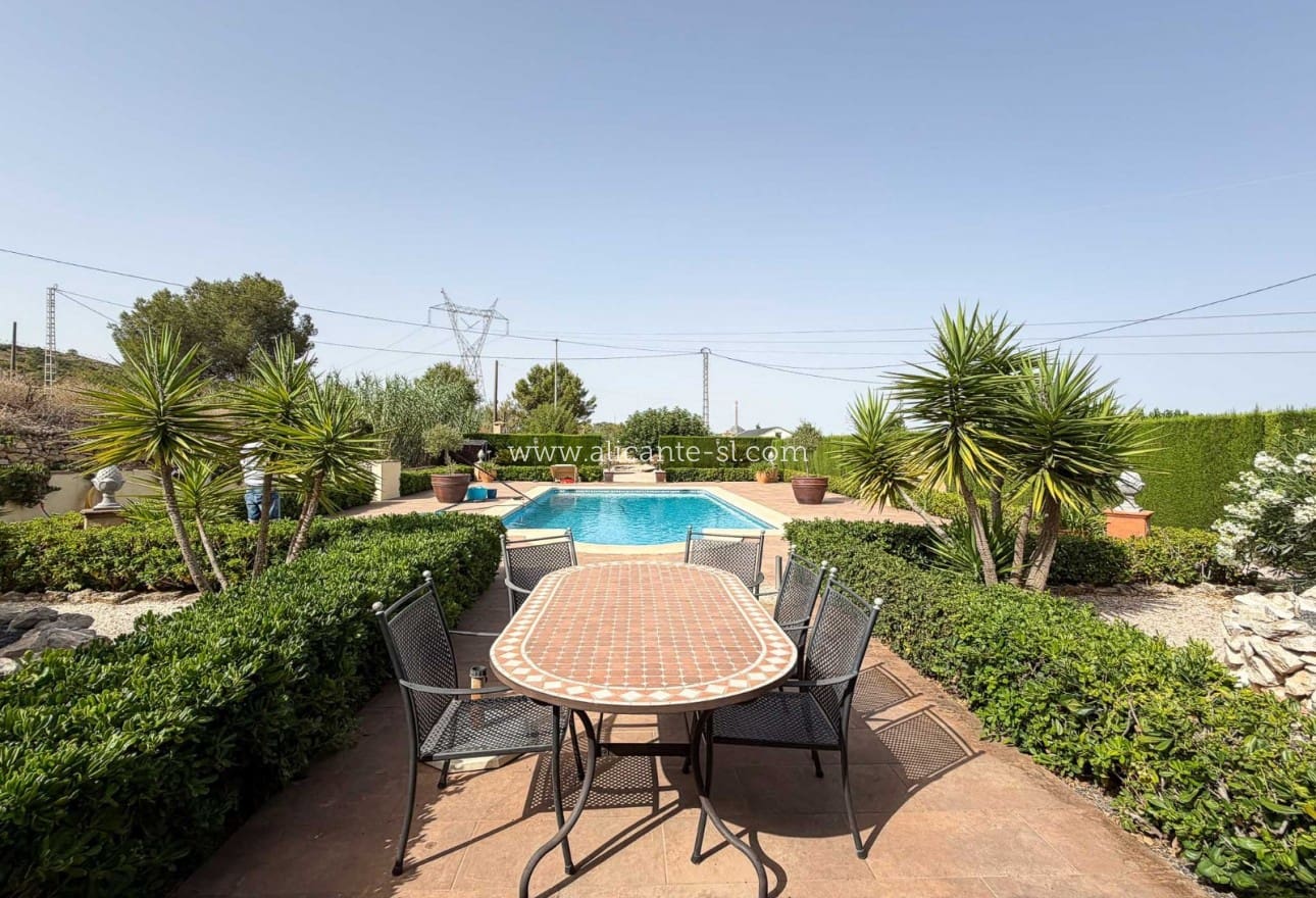 4 slaapkamer Villa te koop in Hondon de los Frailes met zwembad - € 379.950 (Ref: 9981380)