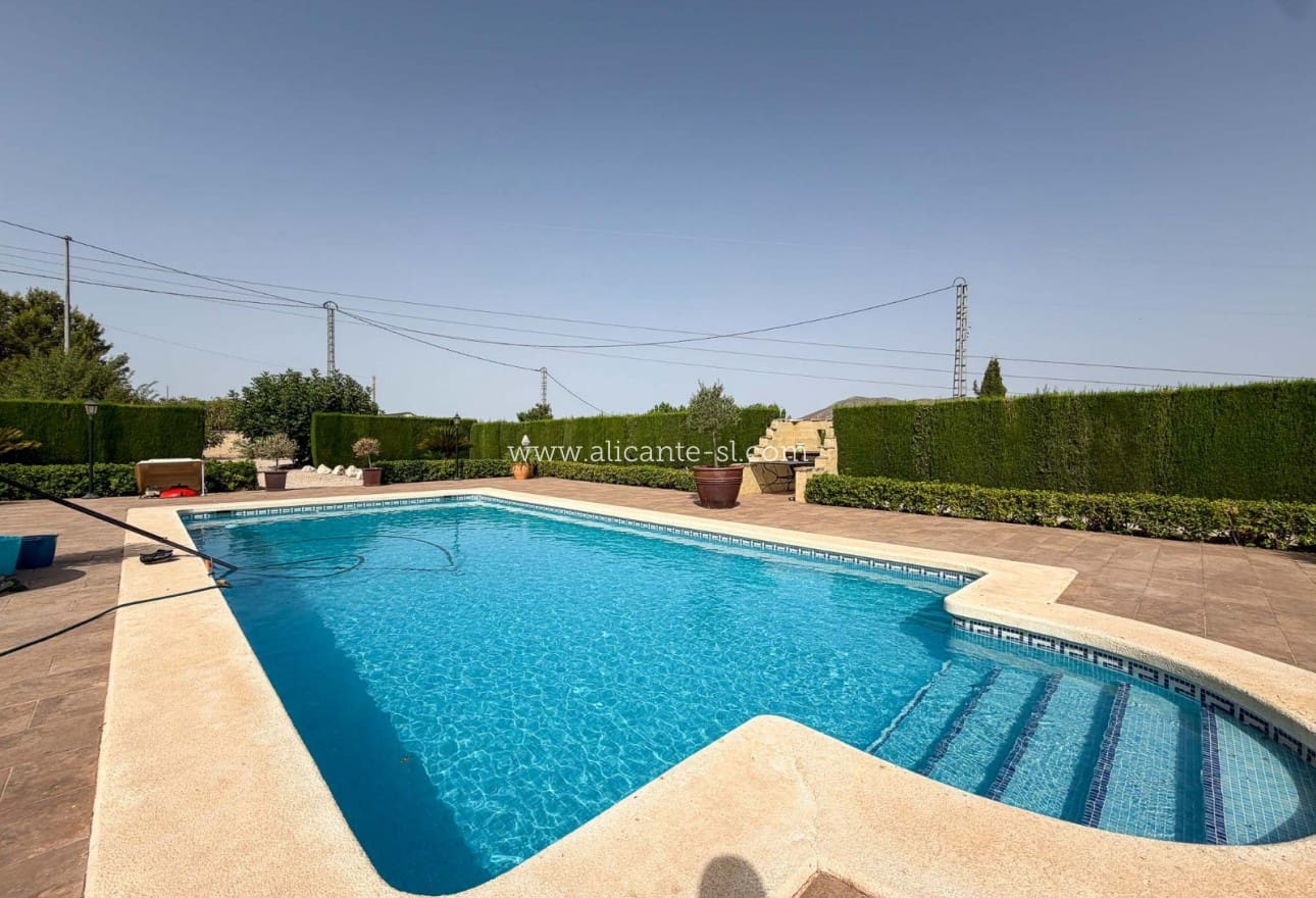 4 slaapkamer Villa te koop in Hondon de los Frailes met zwembad - € 379.950 (Ref: 9981380)