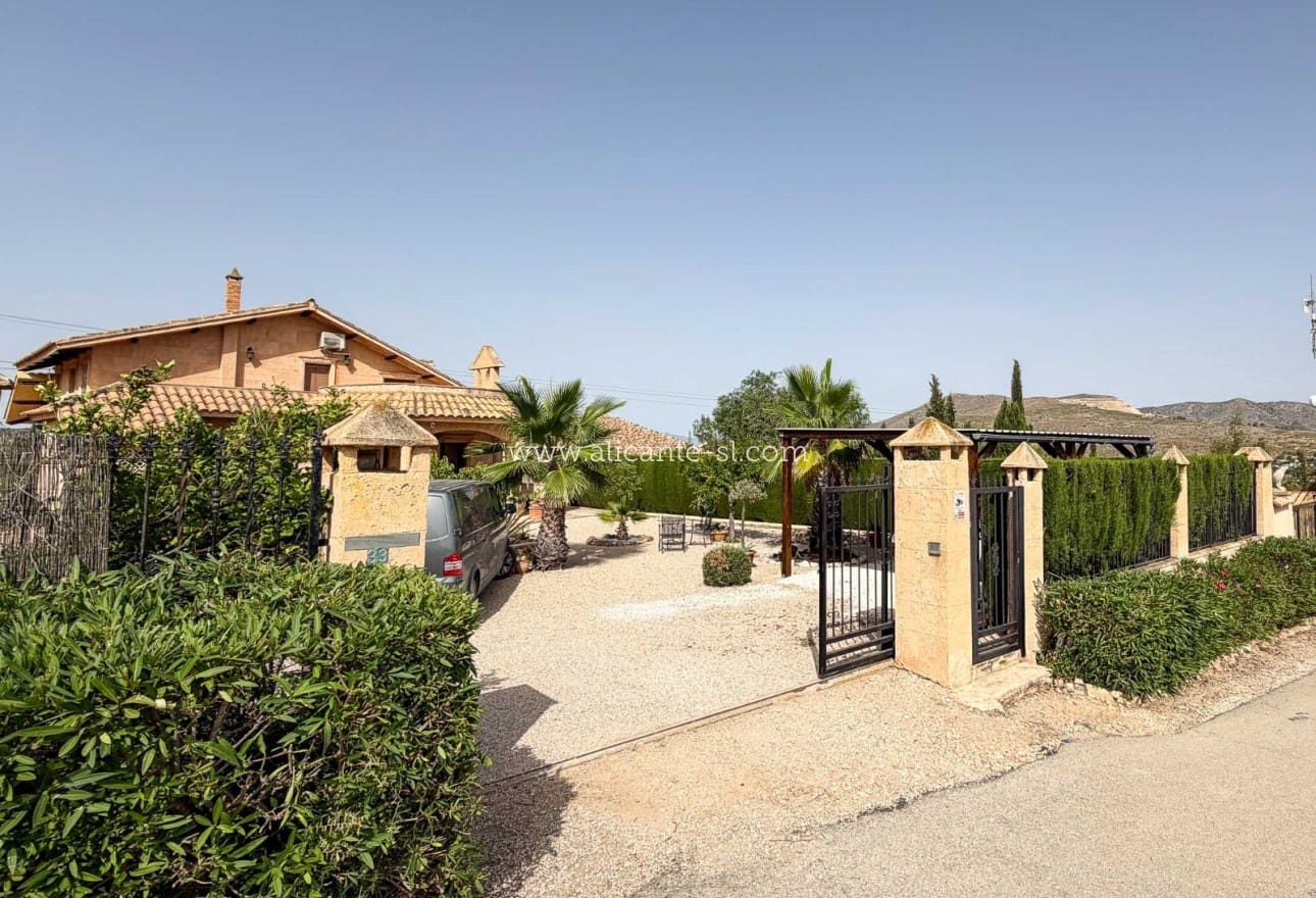 4 slaapkamer Villa te koop in Hondon de los Frailes met zwembad - € 379.950 (Ref: 9981380)