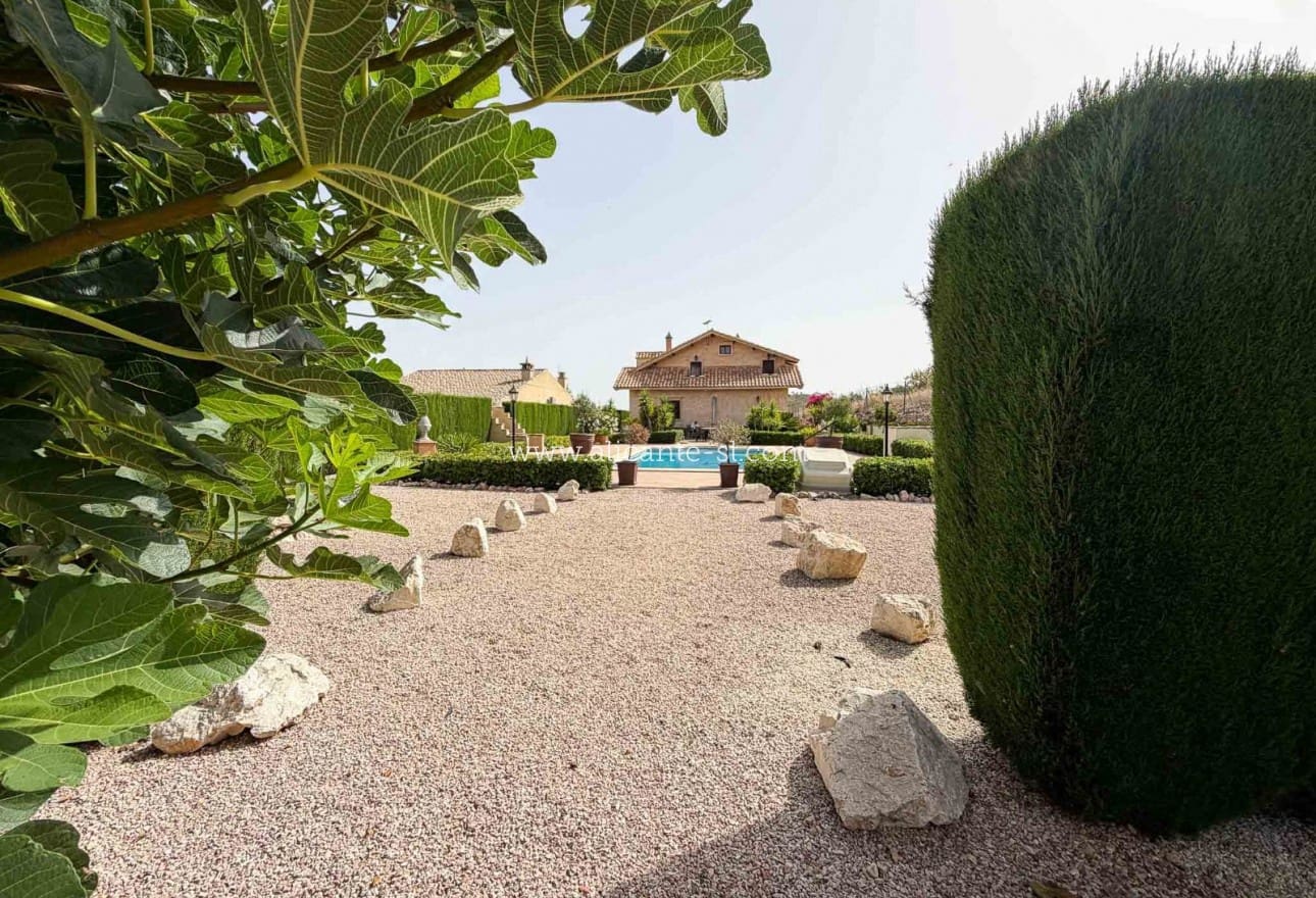 4 slaapkamer Villa te koop in Hondon de los Frailes met zwembad - € 379.950 (Ref: 9981380)