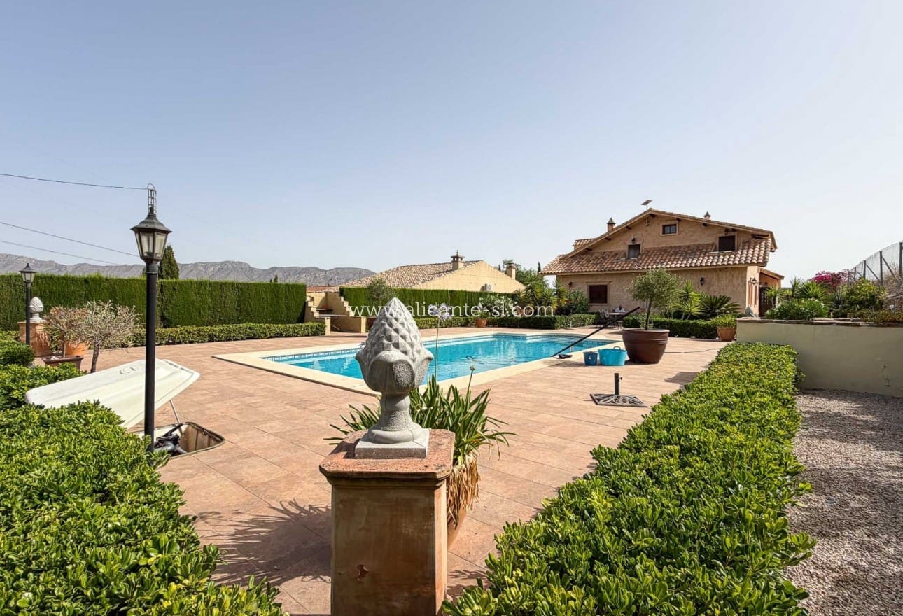4 slaapkamer Villa te koop in Hondon de los Frailes met zwembad - € 379.950 (Ref: 9981380)