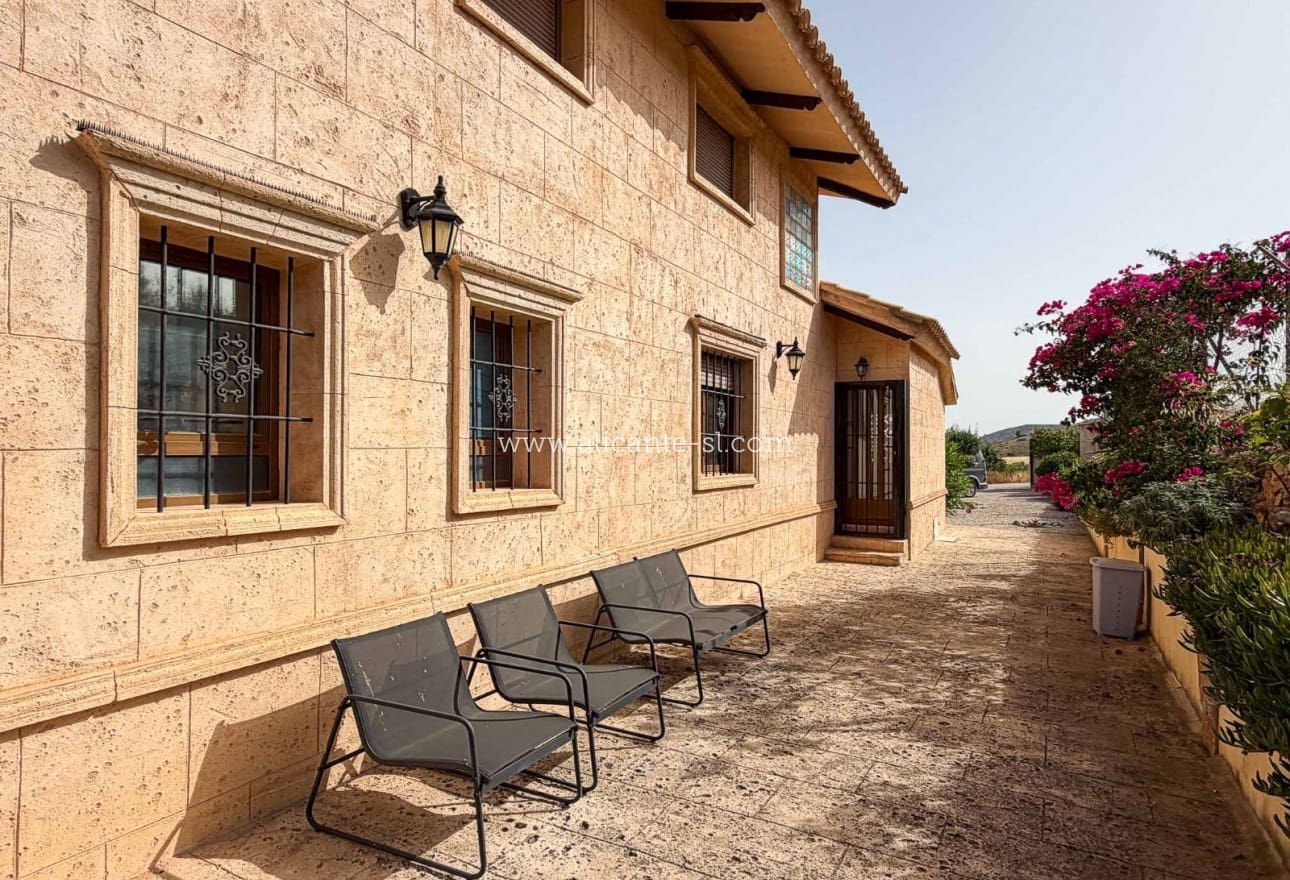 4 slaapkamer Villa te koop in Hondon de los Frailes met zwembad - € 379.950 (Ref: 9981380)