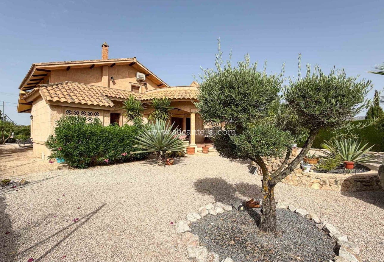 4 slaapkamer Villa te koop in Hondon de los Frailes met zwembad - € 379.950 (Ref: 9981380)