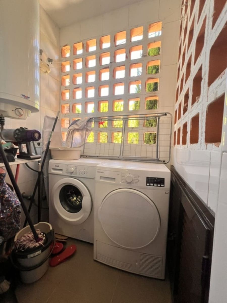 Appartement de 2 chambres à louer à Estepona avec piscine garage - 1 700 € (Ref: 10000206)
