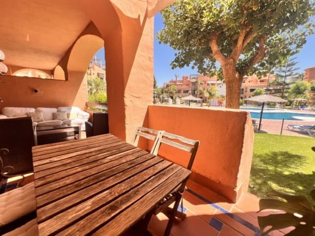 Appartement de 2 chambres à louer à Estepona avec piscine garage - 1 700 € (Ref: 10000206)