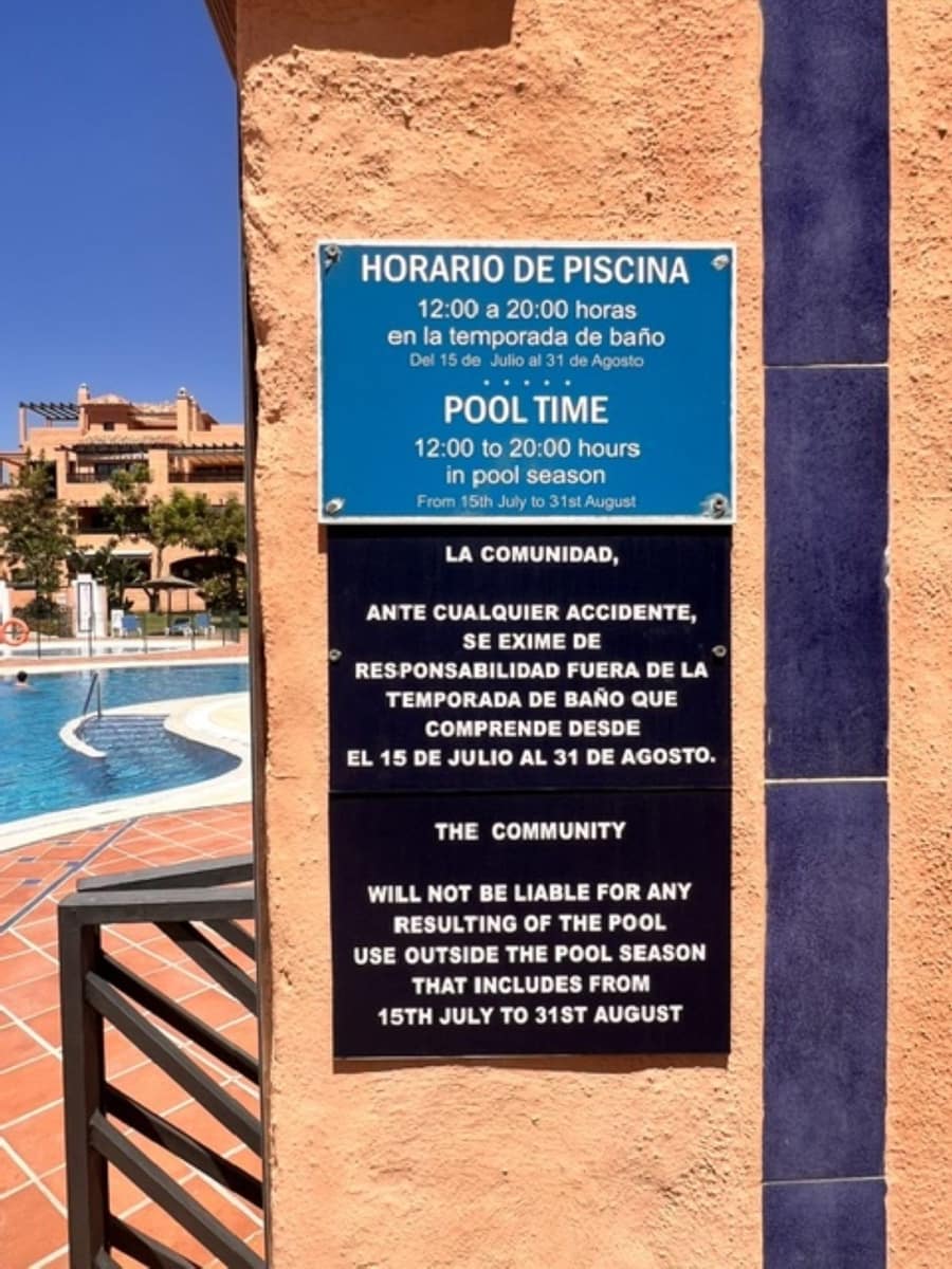 Appartement de 2 chambres à louer à Estepona avec piscine garage - 1 700 € (Ref: 10000206)