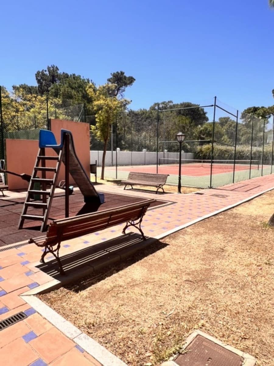 Appartement de 2 chambres à louer à Estepona avec piscine garage - 1 700 € (Ref: 10000206)