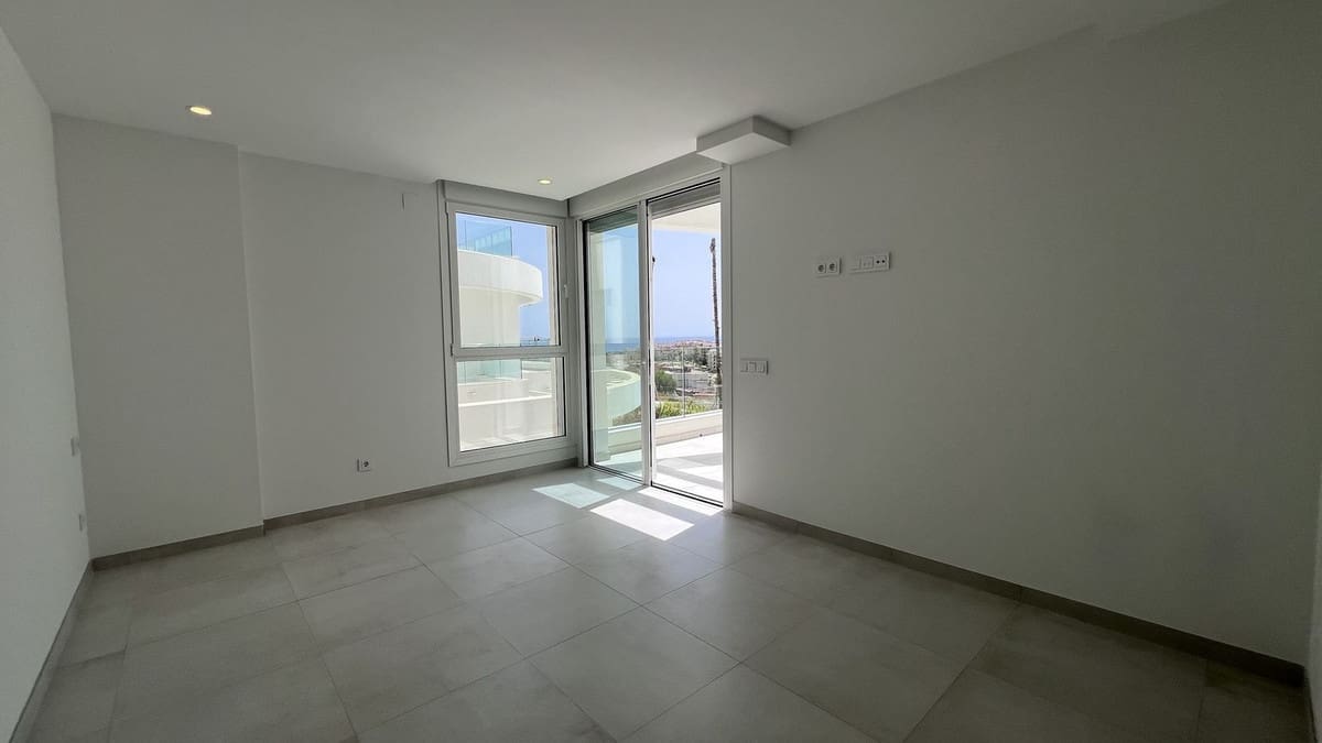 3 soveværelse Lejlighed til salg i La Cala de Mijas med swimmingpool garage - € 990.000 (Ref: 10012594)