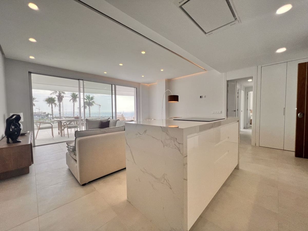 Apartamento de 3 habitaciones en La Cala de Mijas en venta con piscina garaje - 990.000 € (Ref: 10014807)
