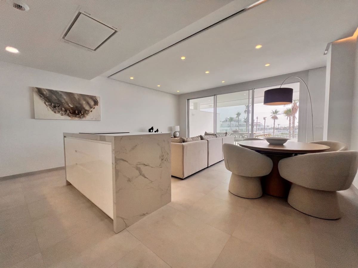 Apartamento de 3 habitaciones en La Cala de Mijas en venta con piscina garaje - 990.000 € (Ref: 10014807)