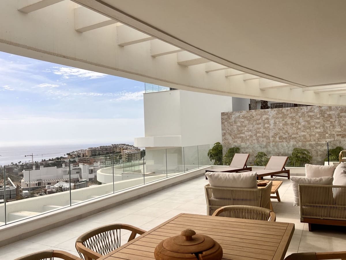 Apartamento de 3 habitaciones en La Cala de Mijas en venta con piscina garaje - 990.000 € (Ref: 10014807)