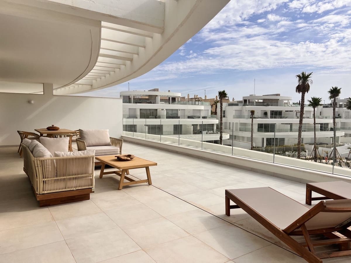 Apartamento de 3 habitaciones en La Cala de Mijas en venta con piscina garaje - 990.000 € (Ref: 10014807)