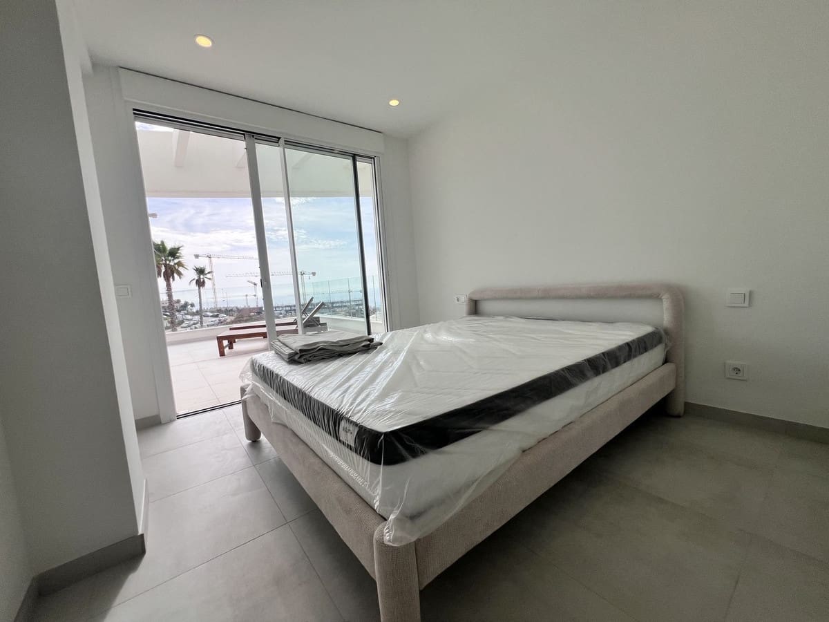 Apartamento de 3 habitaciones en La Cala de Mijas en venta con piscina garaje - 990.000 € (Ref: 10014807)