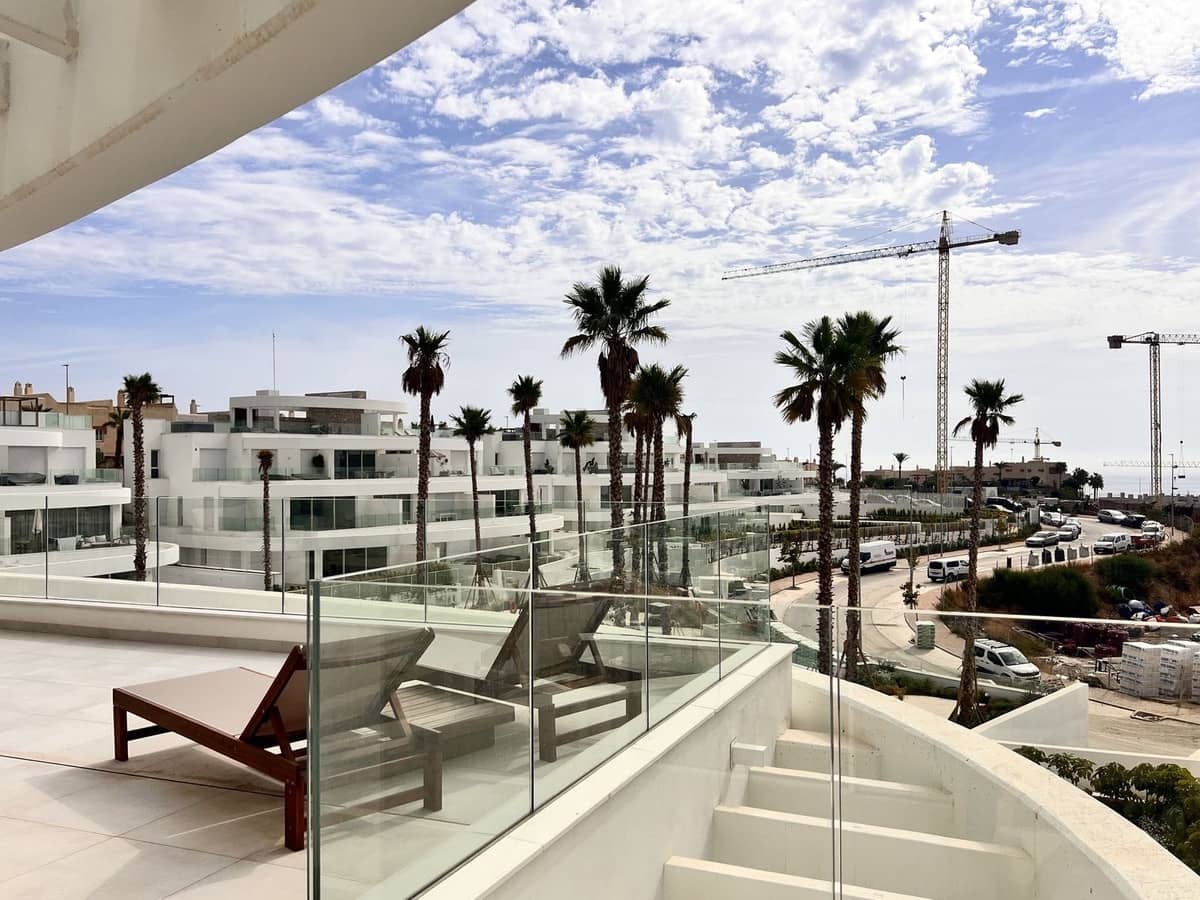 Apartamento de 3 habitaciones en La Cala de Mijas en venta con piscina garaje - 990.000 € (Ref: 10014807)
