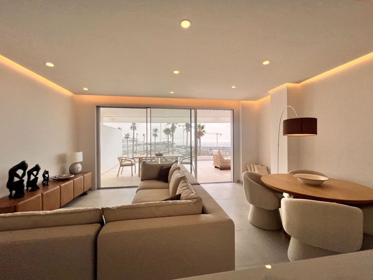 Apartamento de 3 habitaciones en La Cala de Mijas en venta con piscina garaje - 990.000 € (Ref: 10014807)