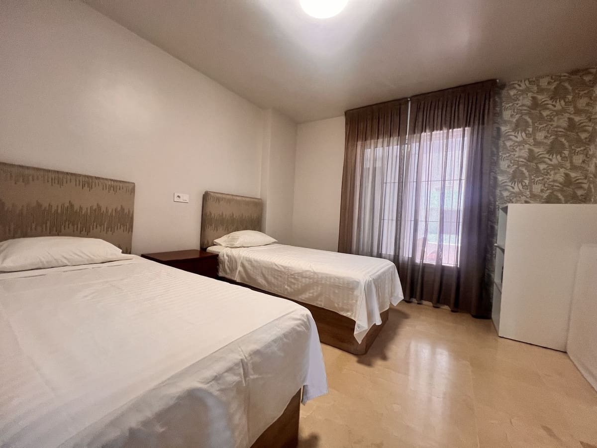 2 soverom Leilighet til leie i Guadalmina med svømmebasseng garasje - € 1 900 (Ref: 10019860)