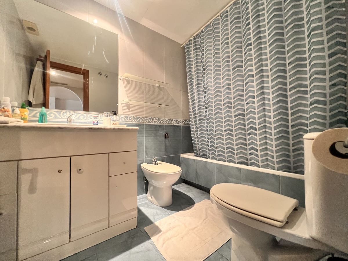 2 soverom Leilighet til leie i Guadalmina med svømmebasseng garasje - € 1 900 (Ref: 10019860)