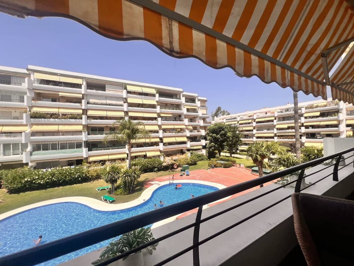 2 soverom Leilighet til leie i Guadalmina med svømmebasseng garasje - € 1 900 (Ref: 10019860)