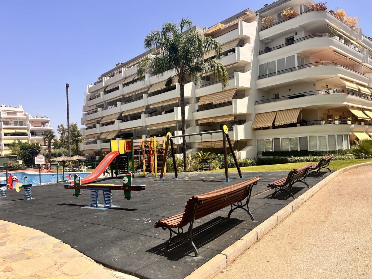 2 soverom Leilighet til leie i Guadalmina med svømmebasseng garasje - € 1 900 (Ref: 10019860)