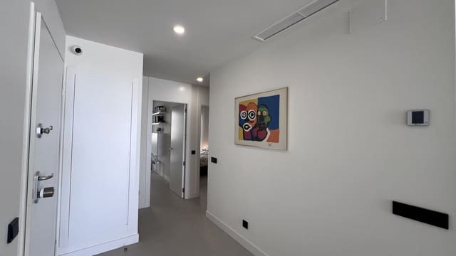 3 soverom Leilighet til salgs i Los Monteros, Marbella med svømmebasseng garasje - € 735 000 (Ref: 10039278)