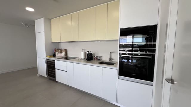 3 soverom Leilighet til salgs i Los Monteros, Marbella med svømmebasseng garasje - € 735 000 (Ref: 10039278)
