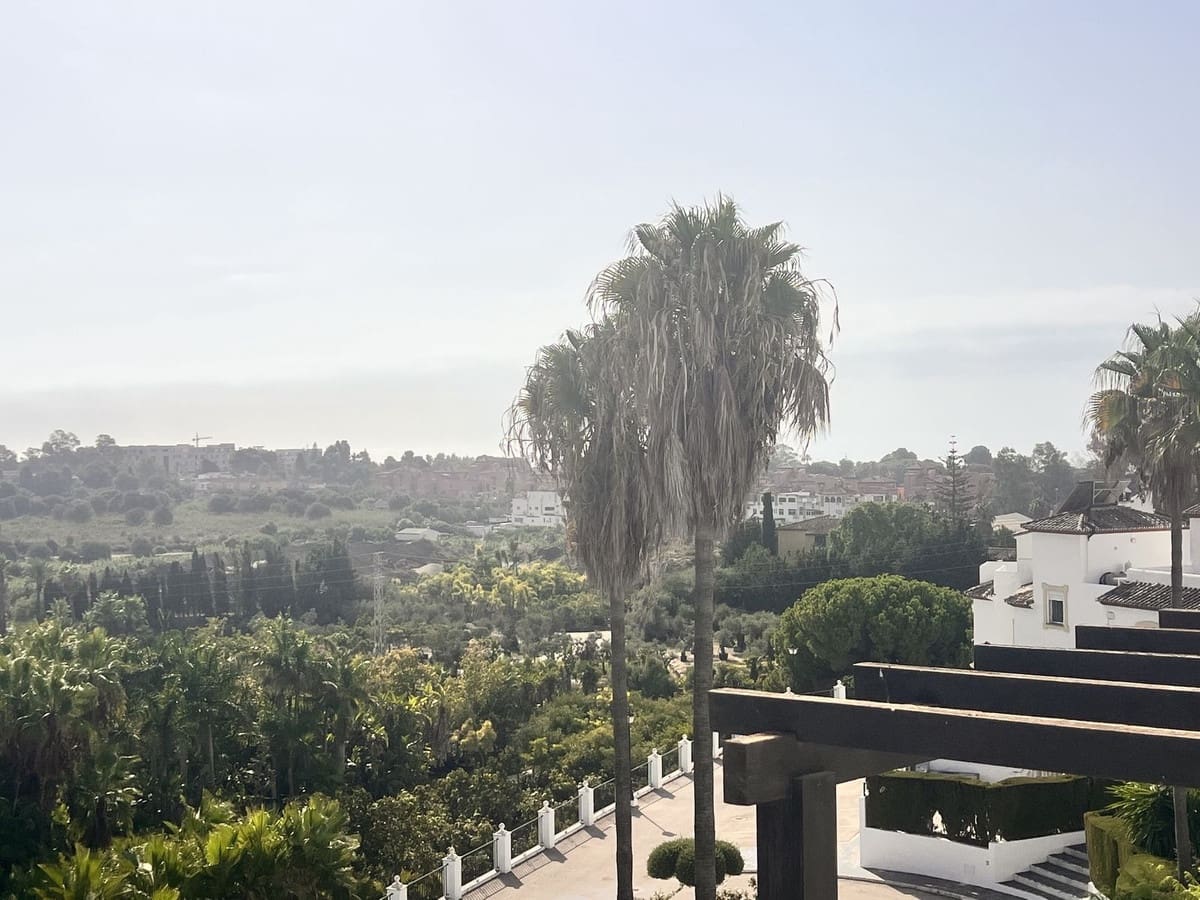 2 bedroom Penthouse for sale in Bel-Air with pool garage - € 410,000 (Ref: 10093863)