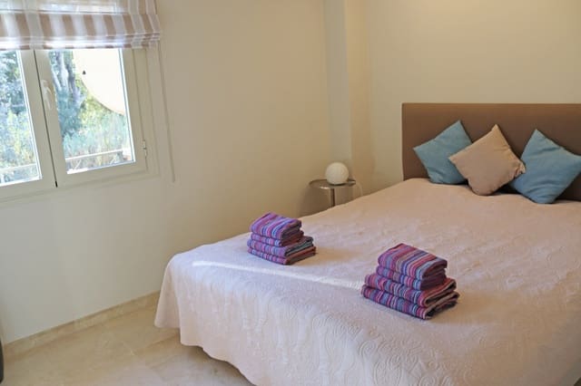 Apartamento de 3 habitaciones en Carib Playa, Marbella en alquiler vacacional con piscina garaje - 1.708 € (Ref: 10118200)