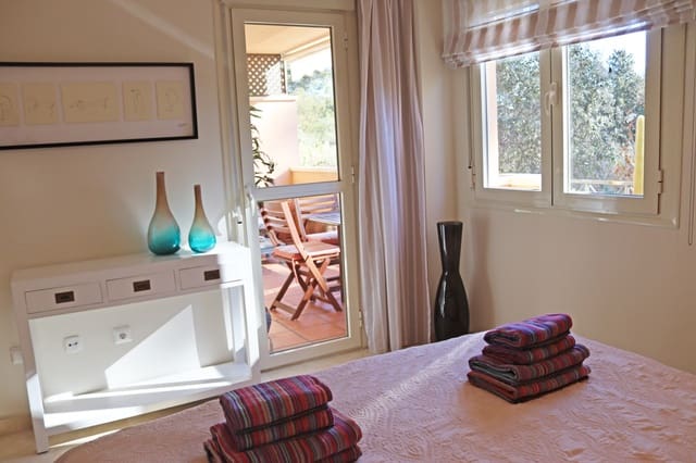 Apartamento de 3 habitaciones en Carib Playa, Marbella en alquiler vacacional con piscina garaje - 1.708 € (Ref: 10118200)