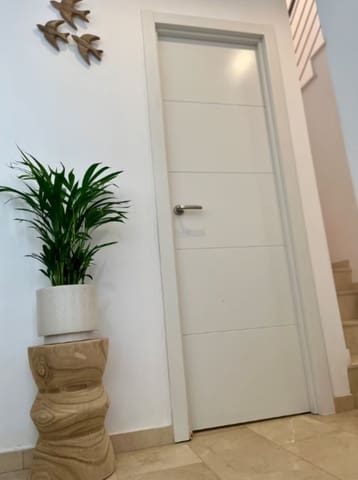 3 makuuhuone Omakotitalo lomavuokrausta paikassa Estepona - 1 750 € (Ref: 10130988)