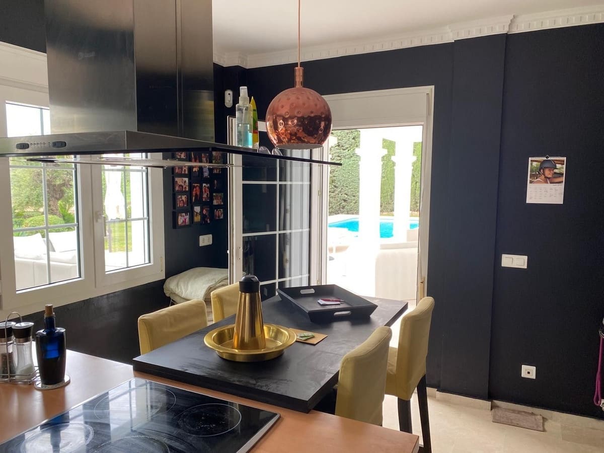4 sypialnia Willa do wynajęcia w Benahavis z basenem garażem - 8 000 € (Ref: 10135174)