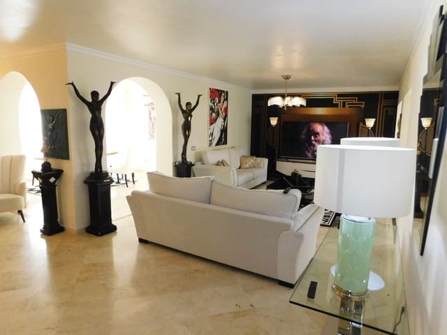 3 bedroom Penthouse for sale in Guadalmina Alta, Marbella with pool garage - € 680,000 (Ref: 4648099)