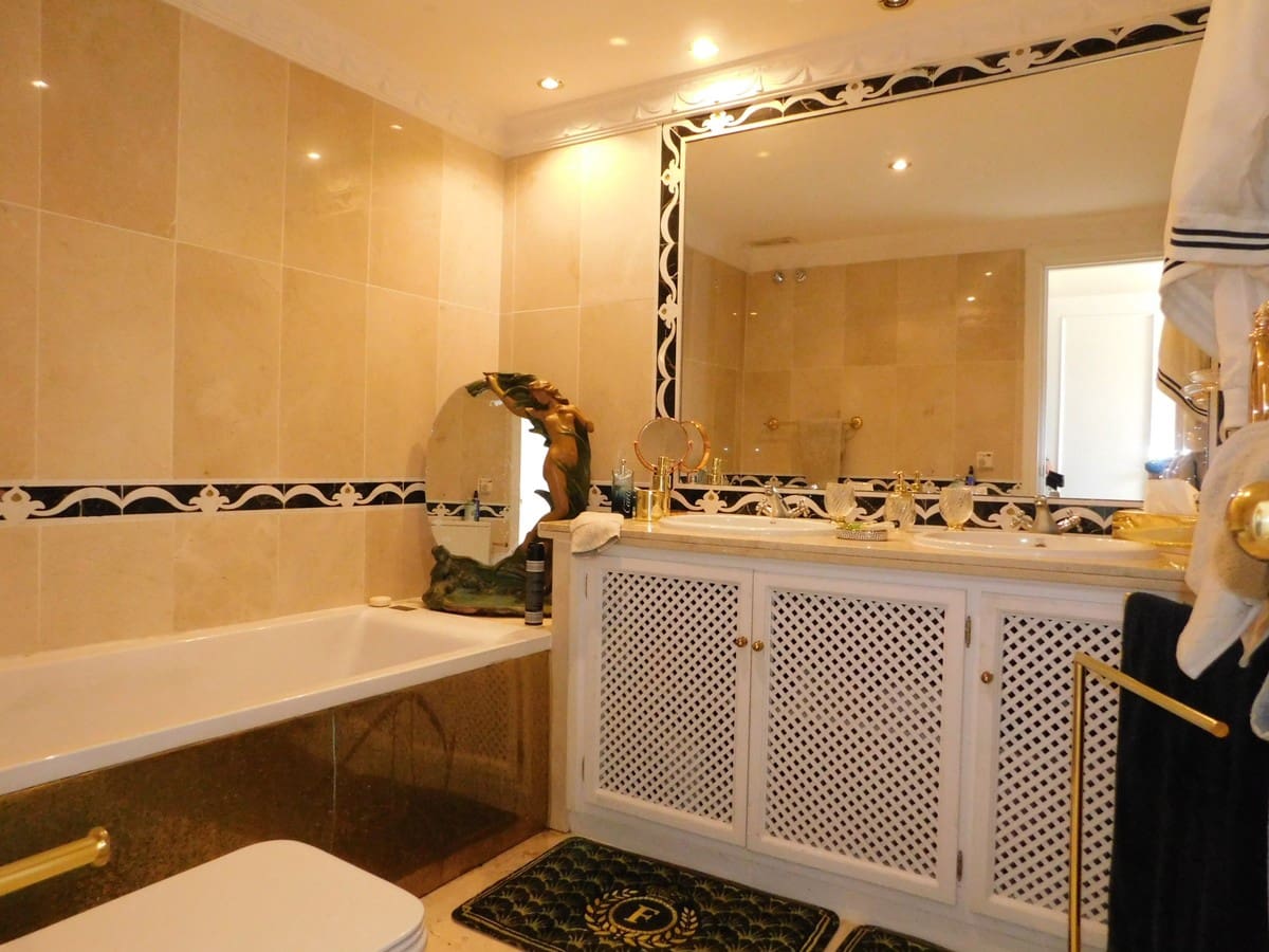 3 soveværelse Penthouse til salg i Guadalmina med swimmingpool garage - € 680.000 (Ref: 4648099)