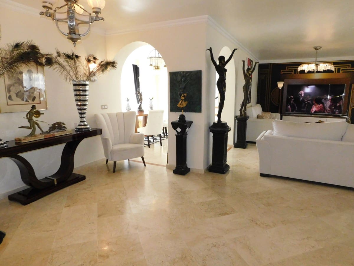 3 soveværelse Penthouse til salg i Guadalmina med swimmingpool garage - € 680.000 (Ref: 4648099)