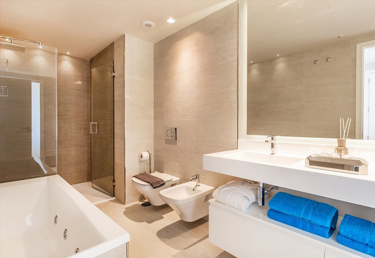 2 bedroom Apartment for sale in Nueva Andalucia with pool garage - € 1,190,000 (Ref: 4648120)